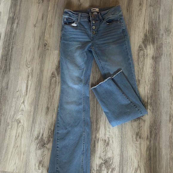 Cute blue jeans no rips - Picture 1 of 2